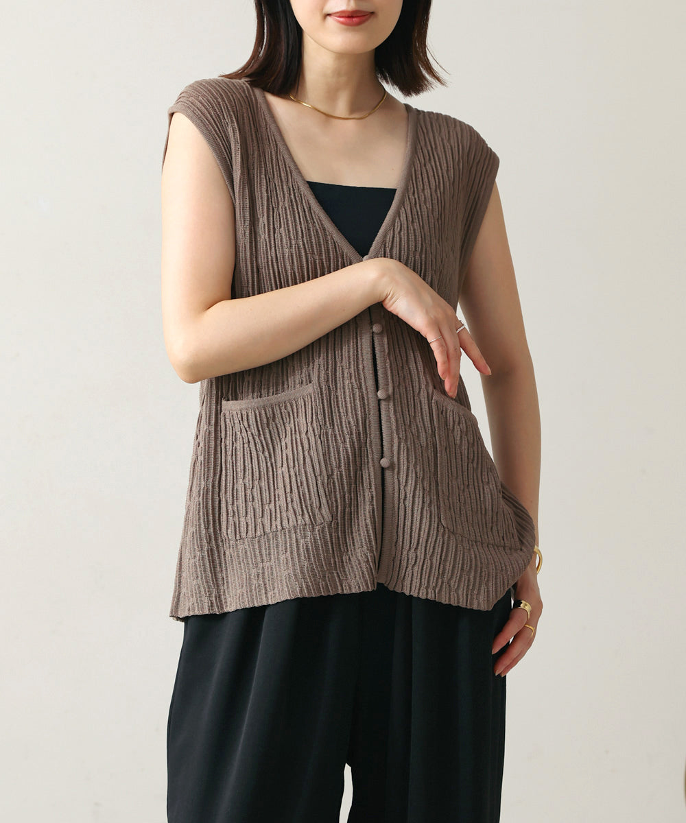 ウェービーメッシュニットベスト