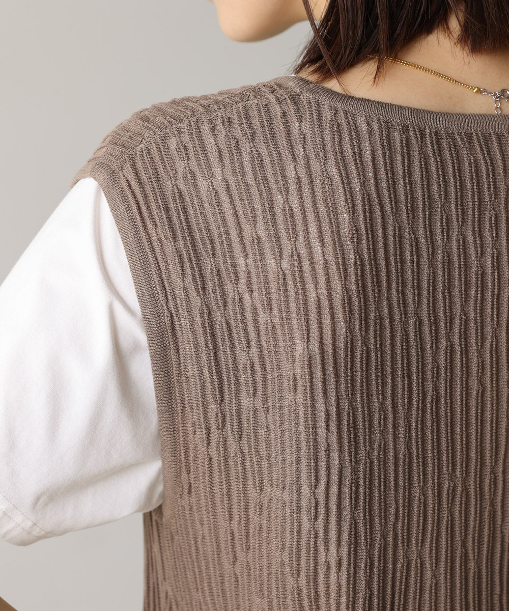 ウェービーメッシュニットベスト