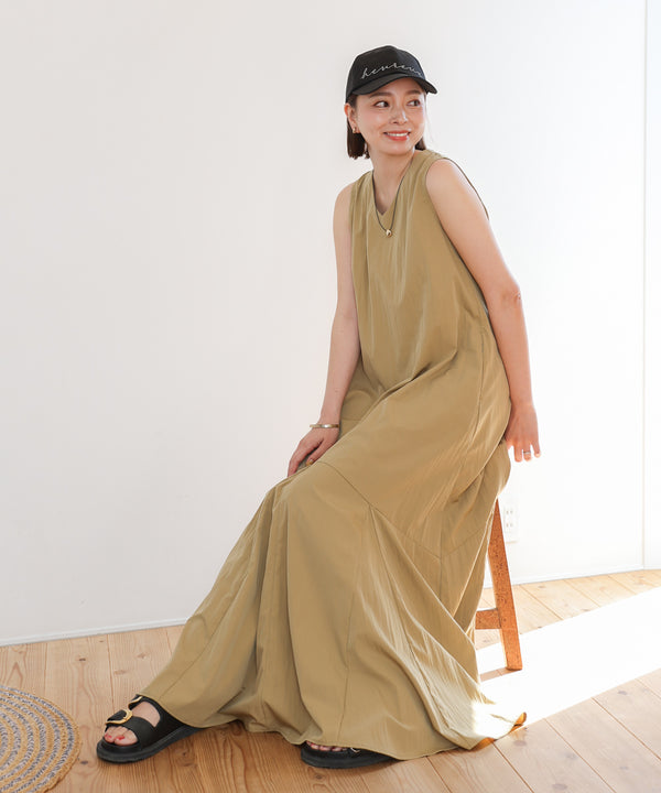 【MARIEコラボ】裾フレア切替ノースリーブワンピース
