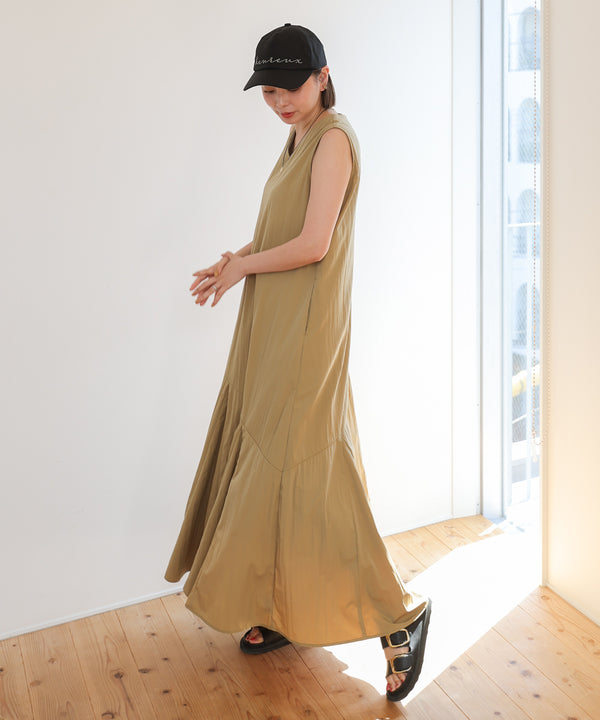 【MARIEコラボ】裾フレア切替ノースリーブワンピース