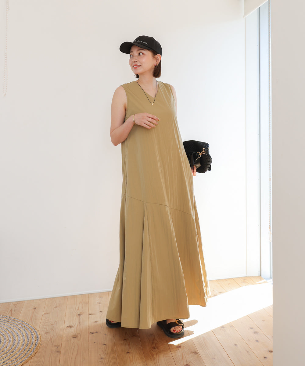 【MARIEコラボ】裾フレア切替ノースリーブワンピース