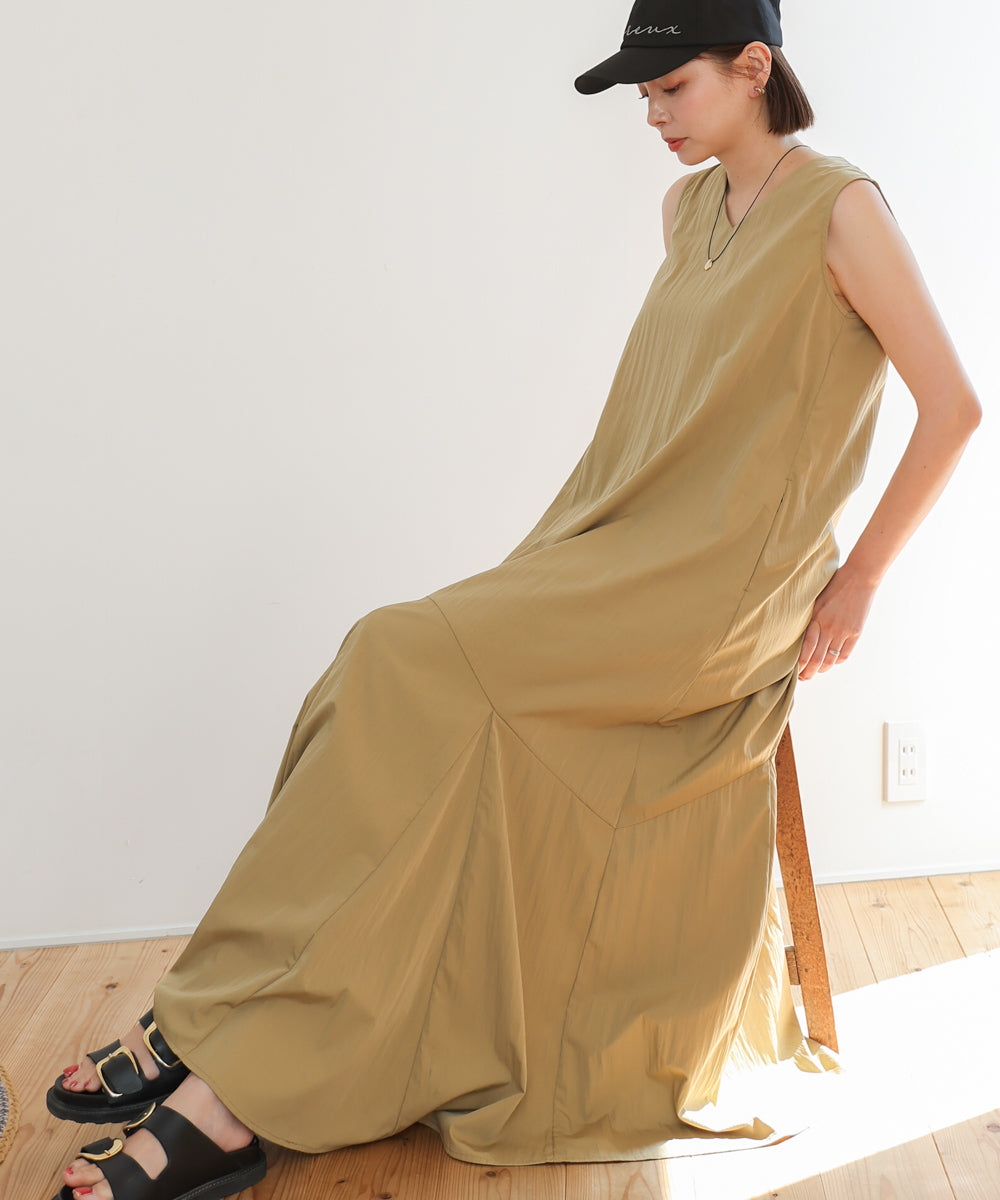 【MARIEコラボ】裾フレア切替ノースリーブワンピース