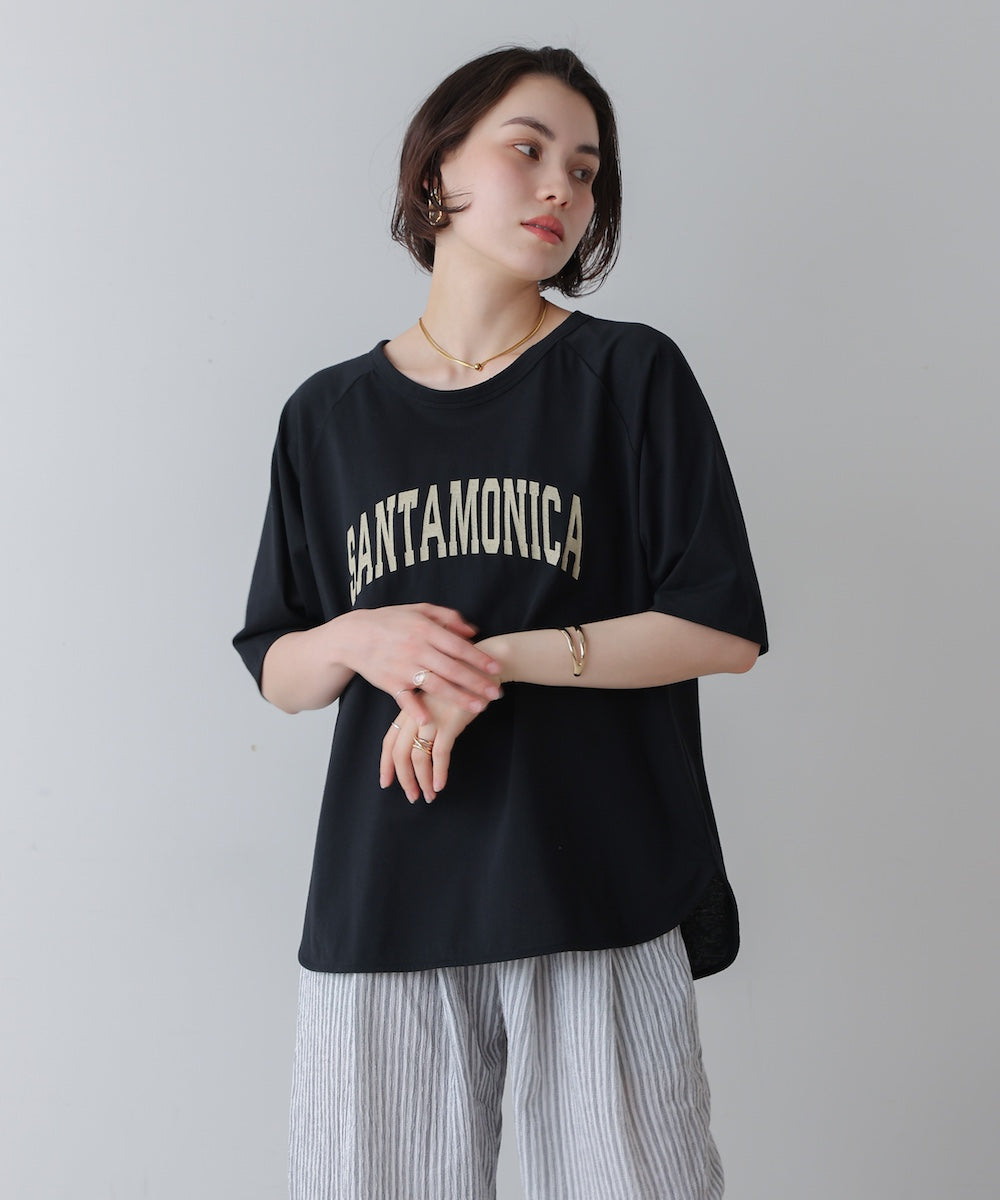 【WEB限定】リサイクルポリ天竺アーチロゴTee