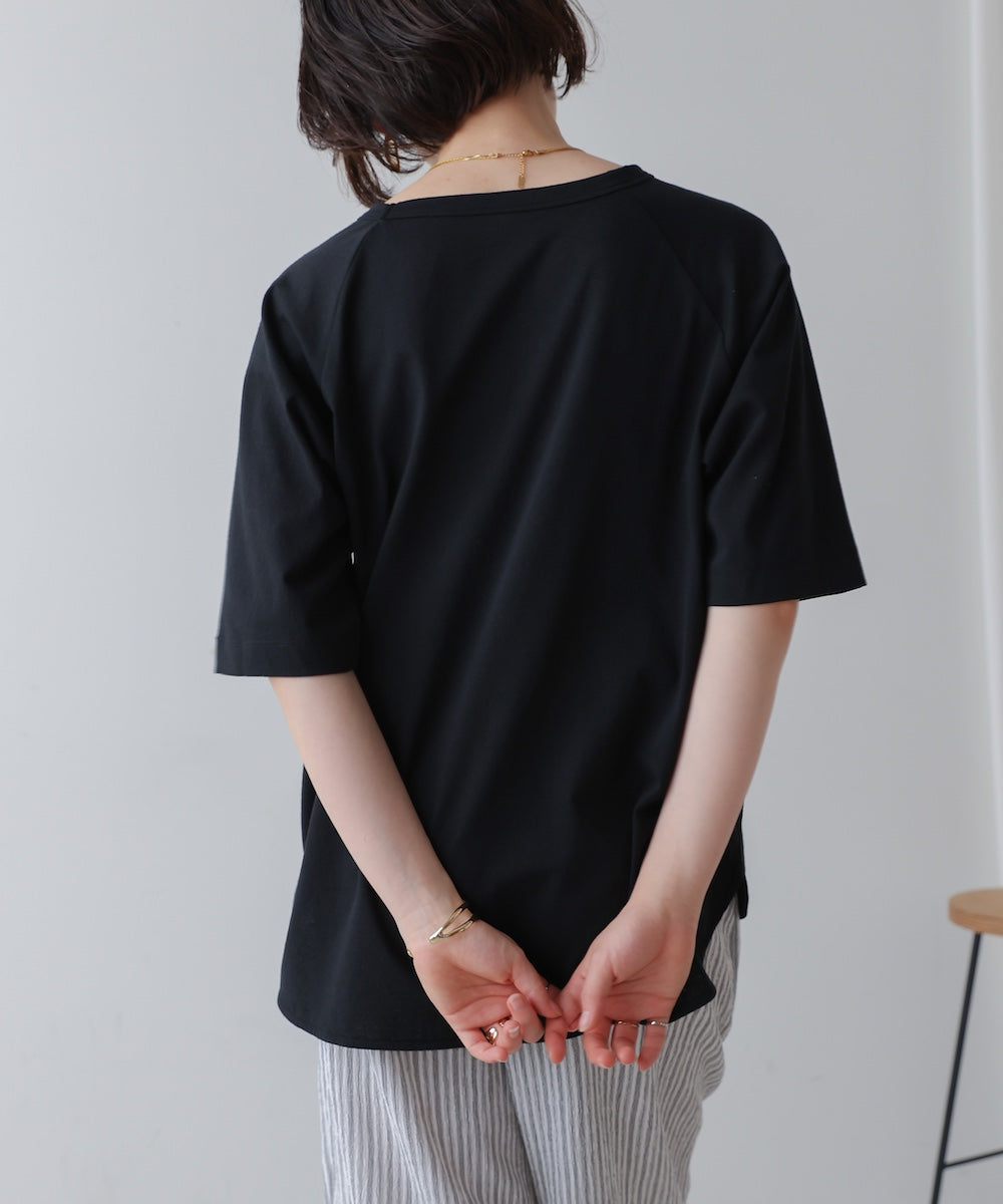【WEB限定】リサイクルポリ天竺アーチロゴTee