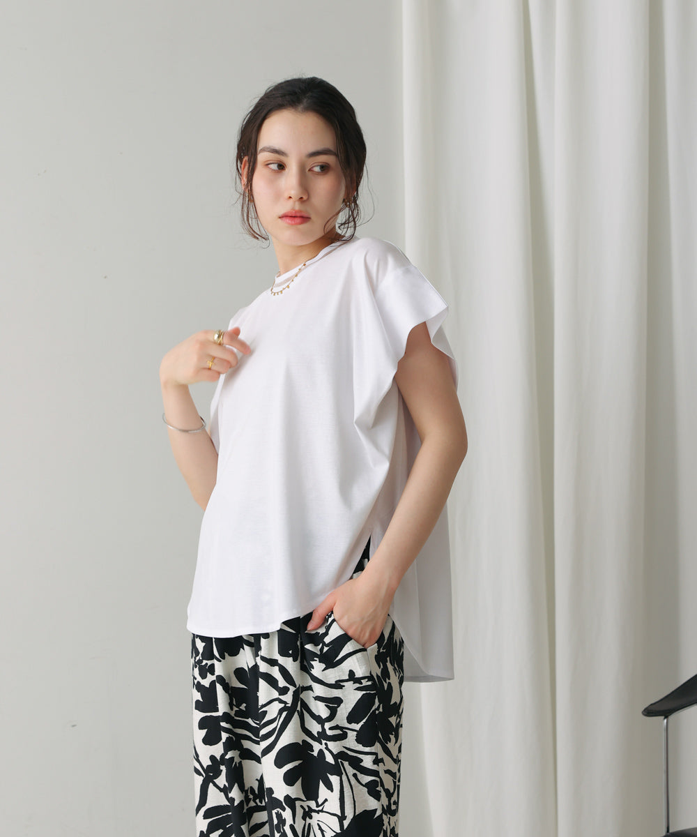 衿ラインプルオーバー