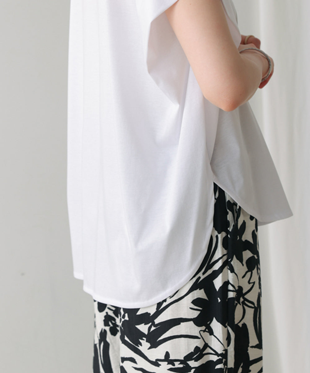 衿ラインプルオーバー