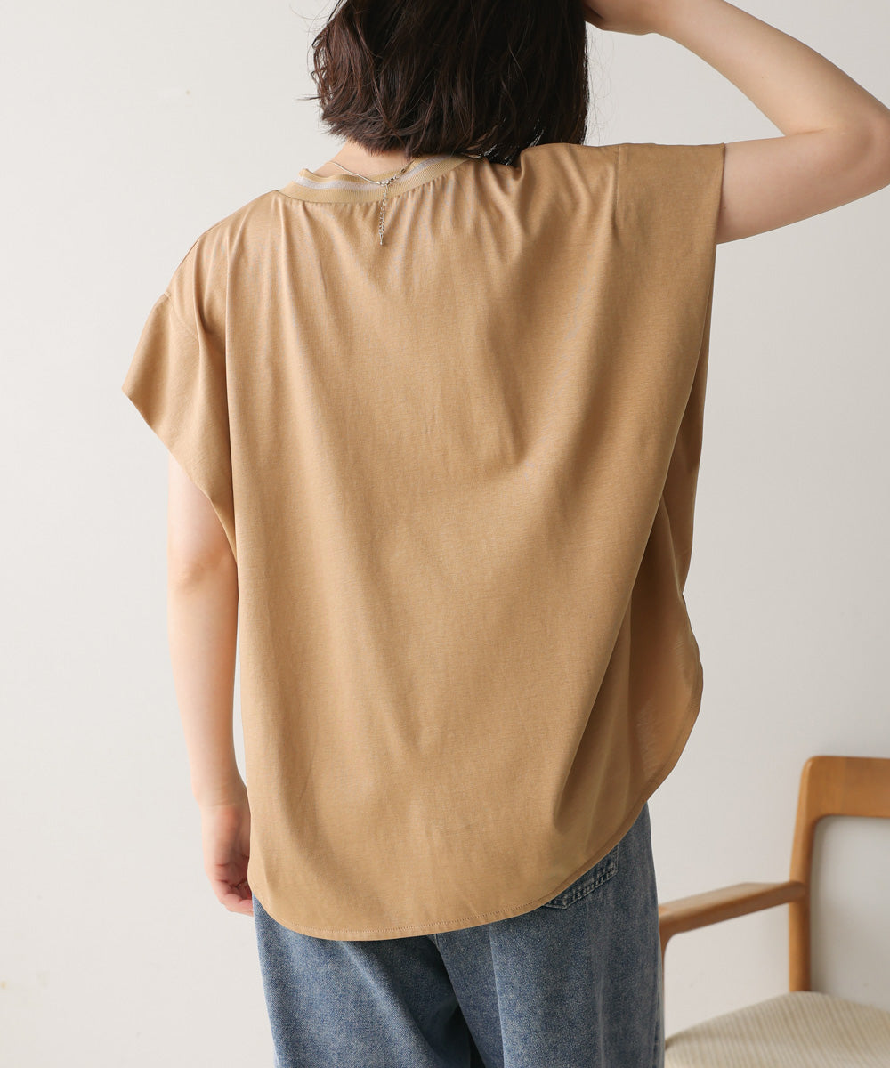 衿ラインプルオーバー