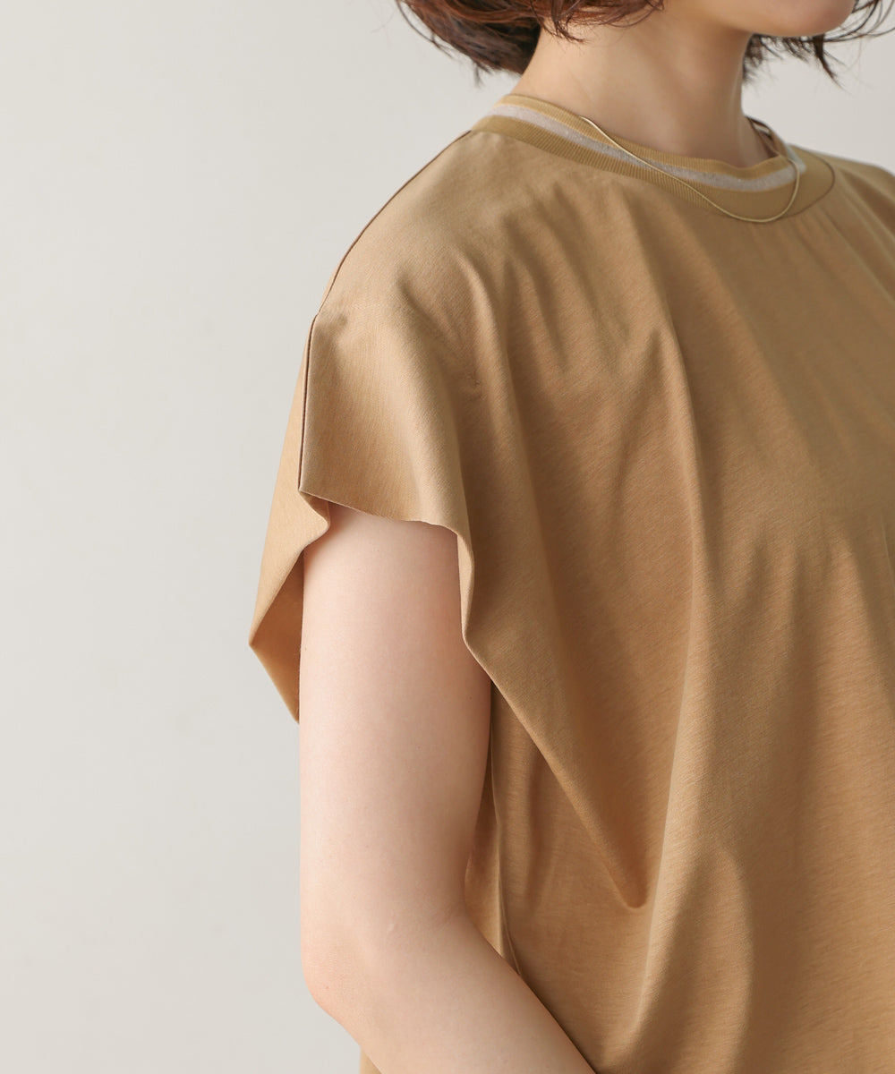 衿ラインプルオーバー