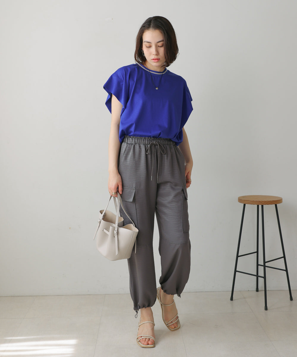 衿ラインプルオーバー