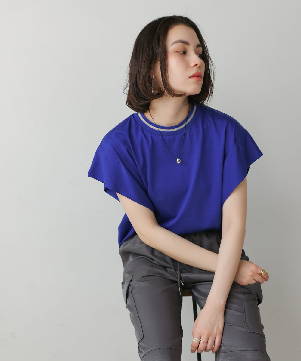 衿ラインプルオーバー