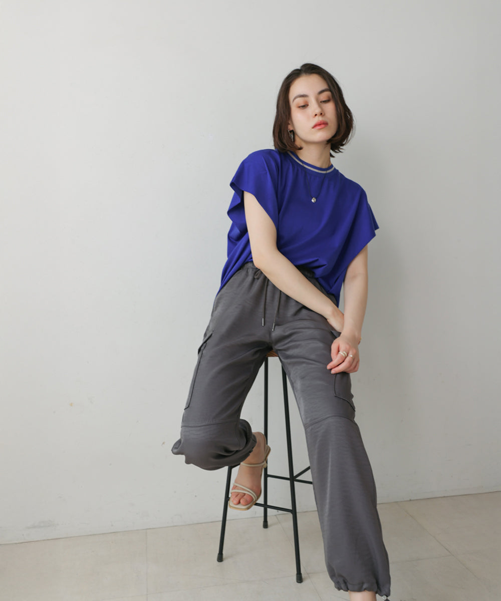 衿ラインプルオーバー