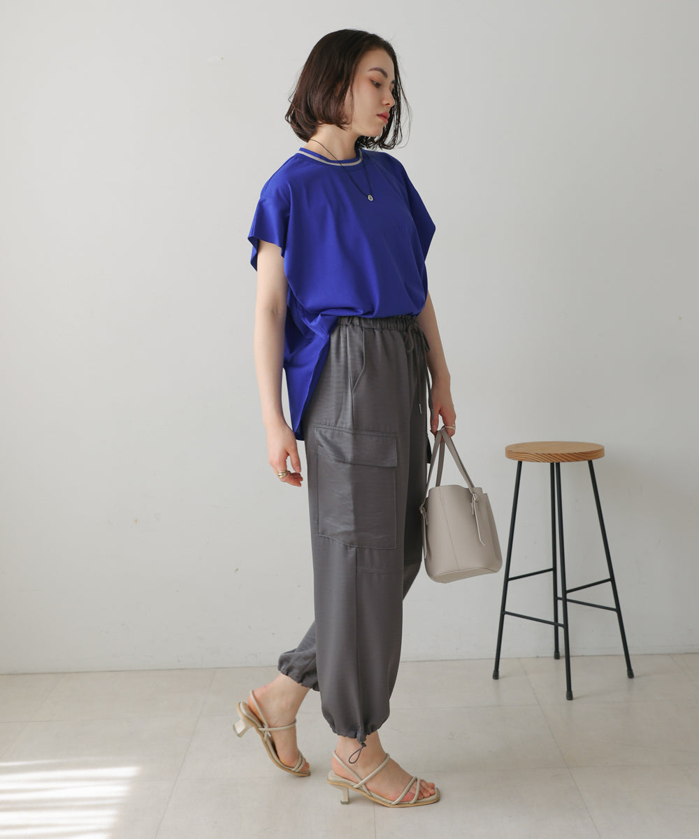 衿ラインプルオーバー