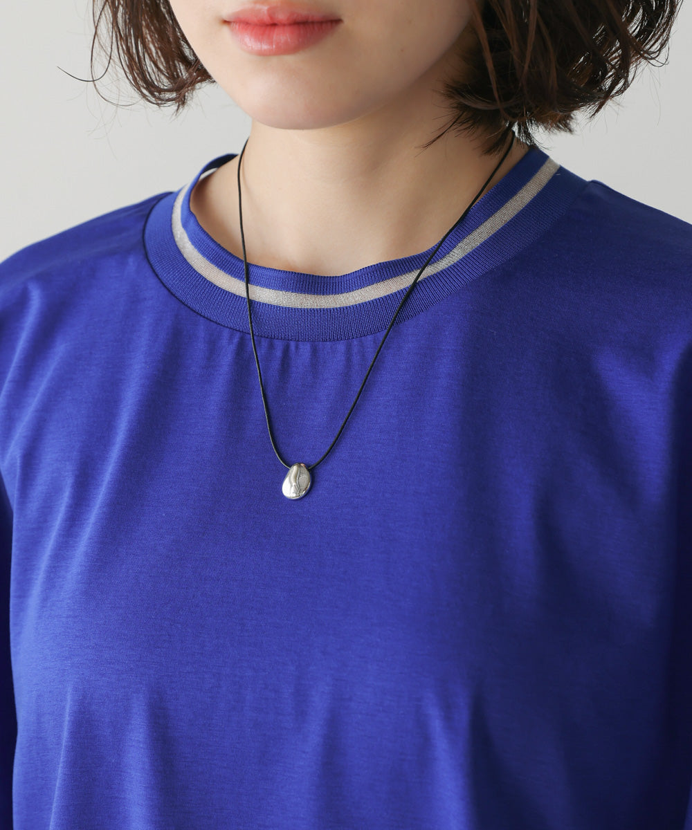 衿ラインプルオーバー