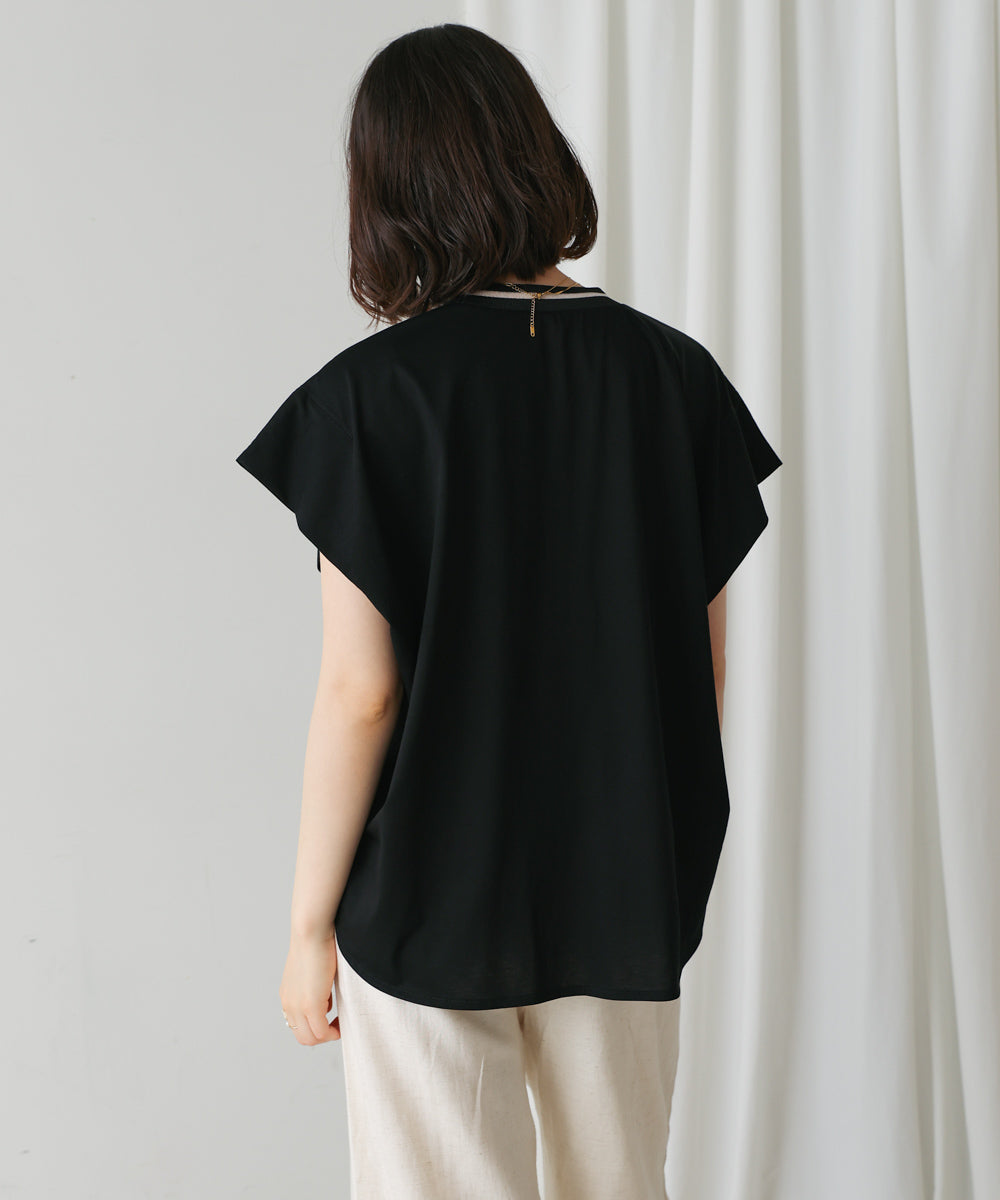 衿ラインプルオーバー