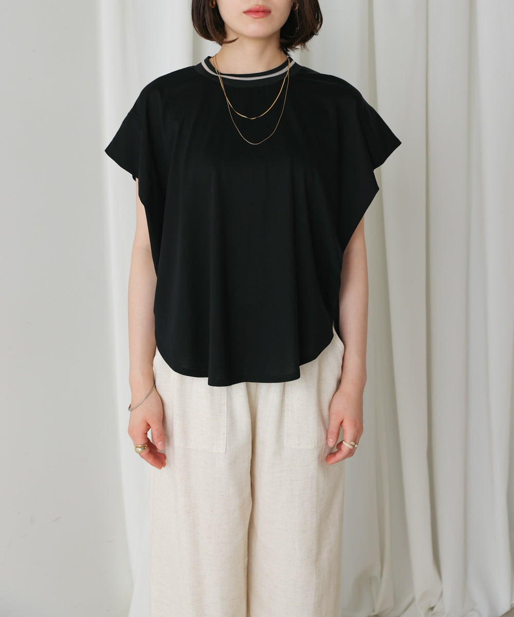 衿ラインプルオーバー