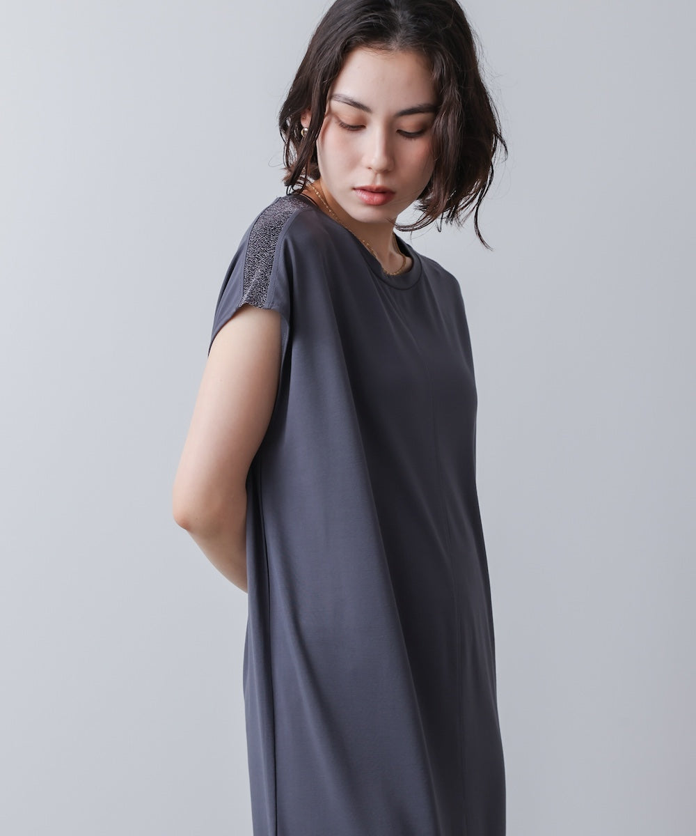 バックラメラインワンピース