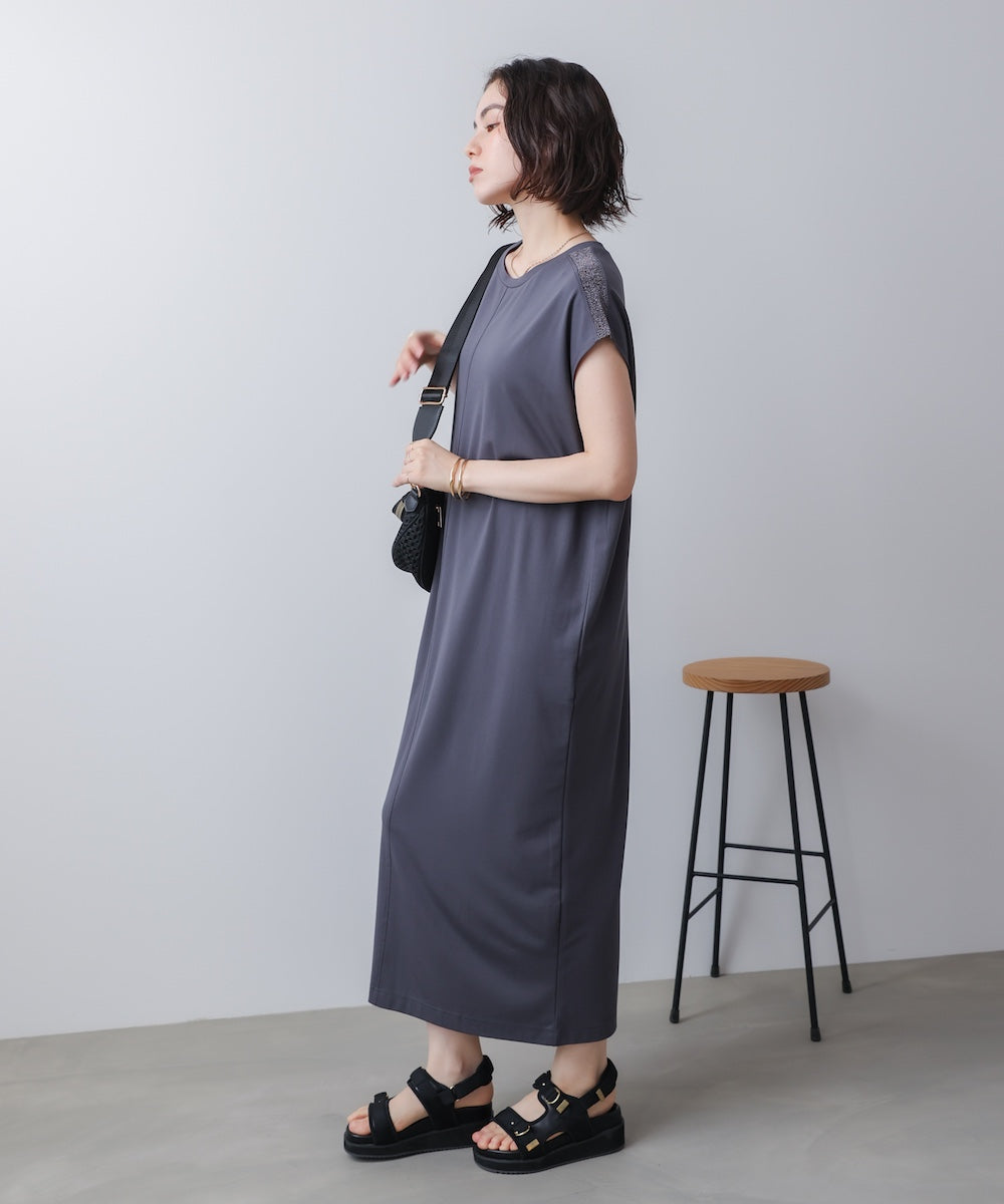 バックラメラインワンピース