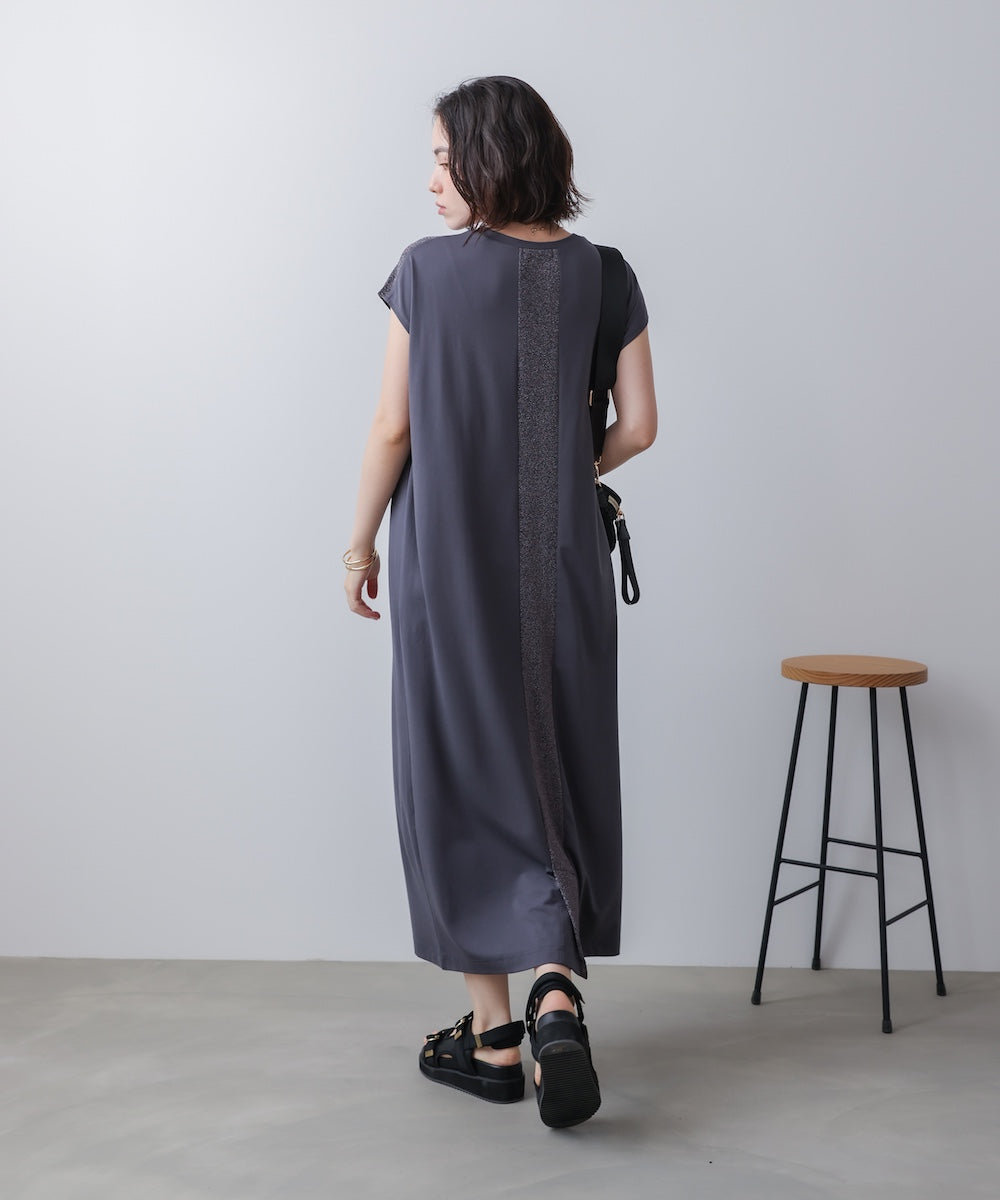 バックラメラインワンピース