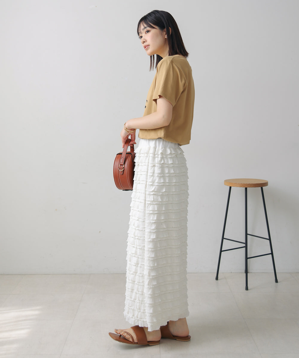 フリルカットソータイトスカート