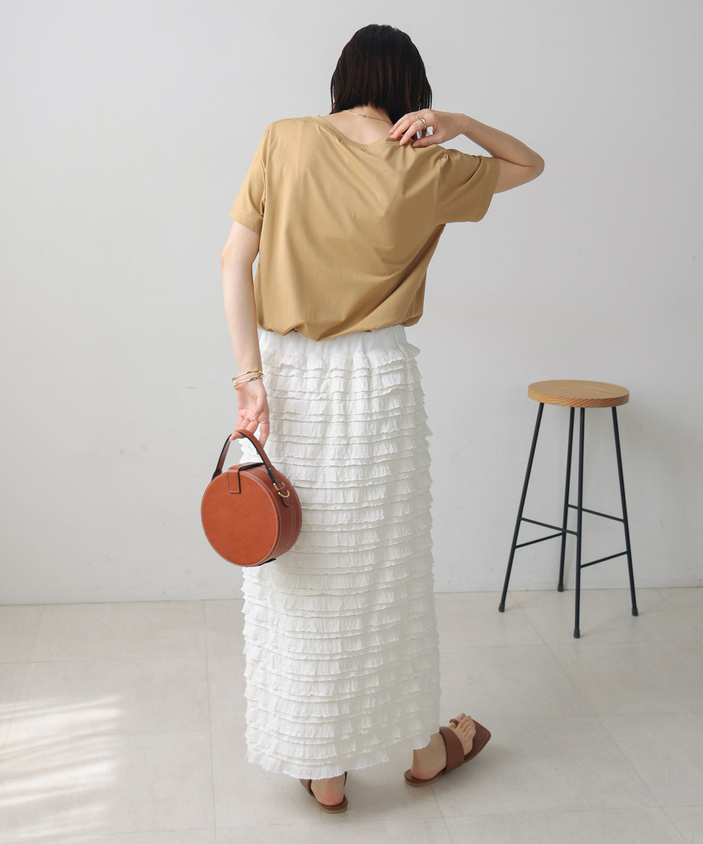 フリルカットソータイトスカート