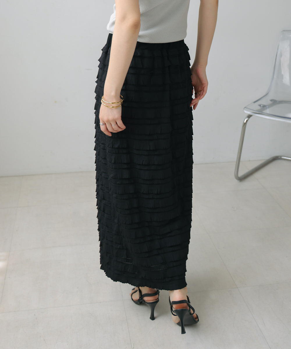 フリルカットソータイトスカート