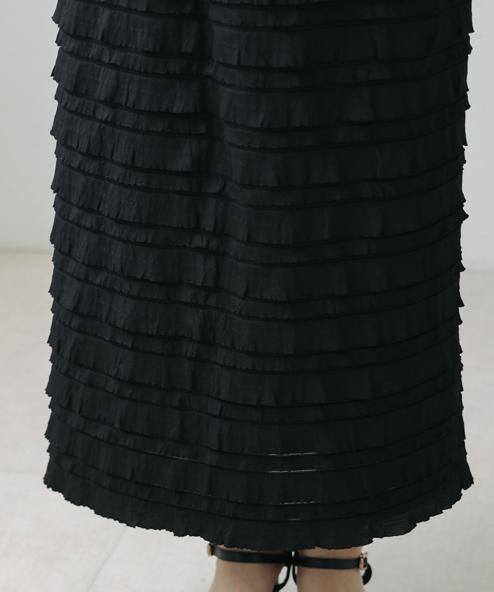 フリルカットソータイトスカート