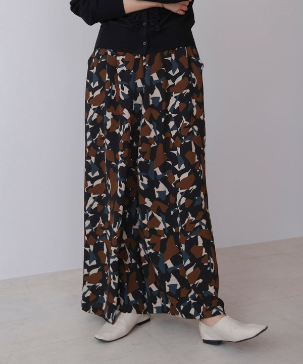 ランダムパターン柄ワイドパンツ