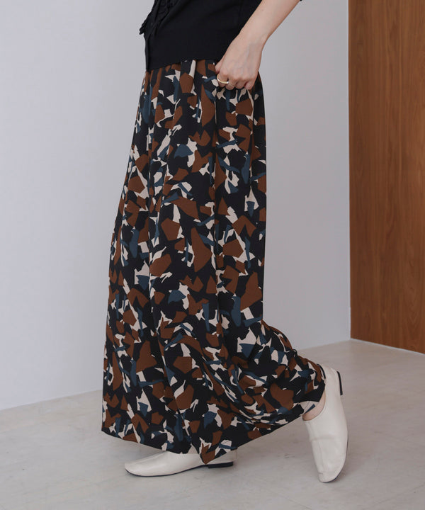 ランダムパターン柄ワイドパンツ