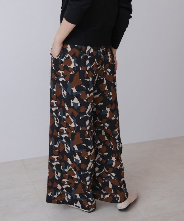 ランダムパターン柄ワイドパンツ