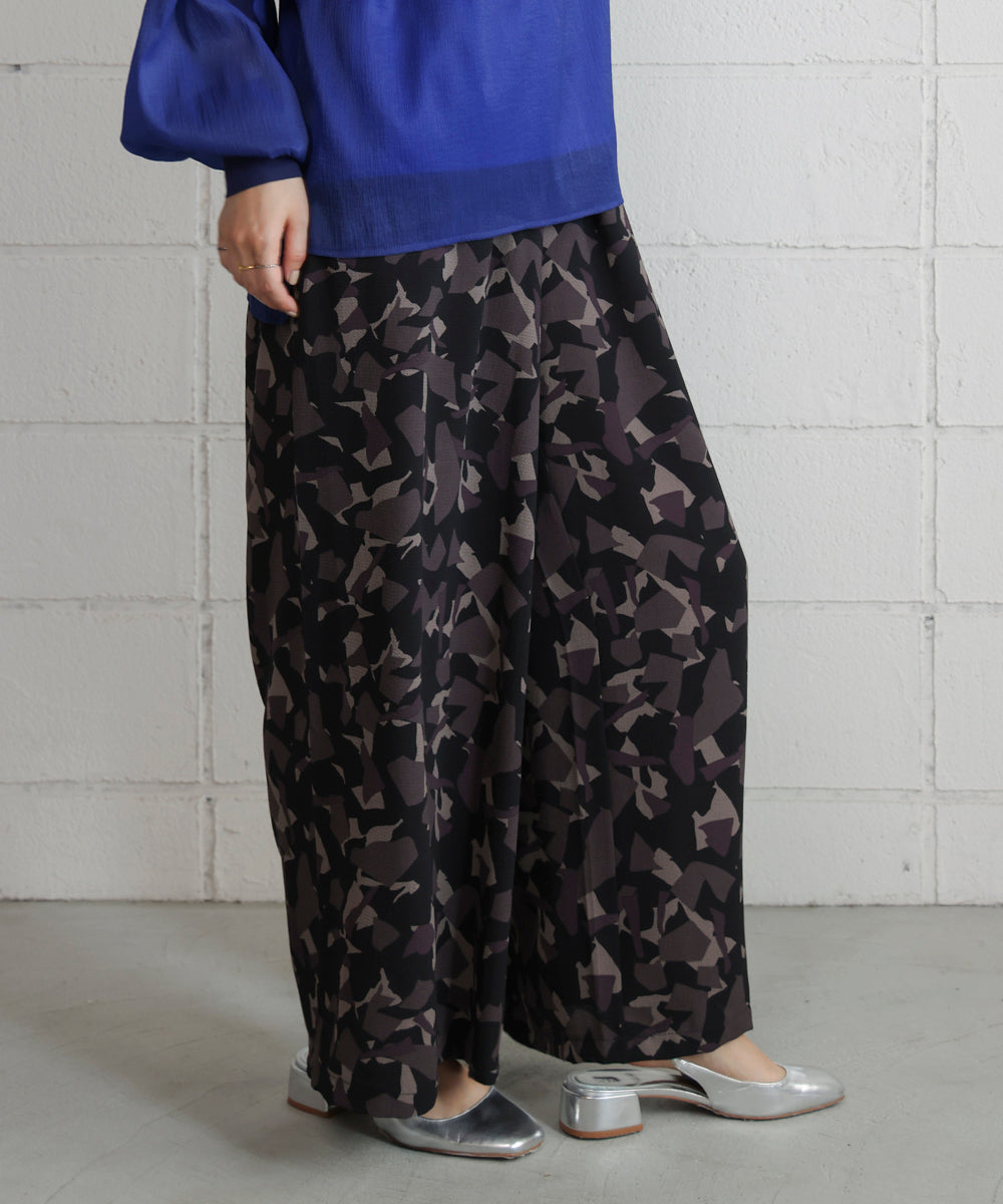 ランダムパターン柄ワイドパンツ