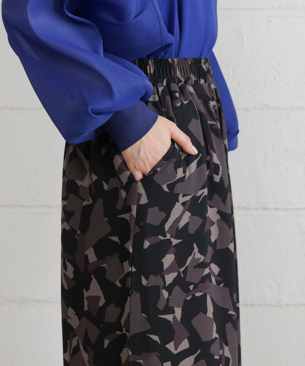 ランダムパターン柄ワイドパンツ