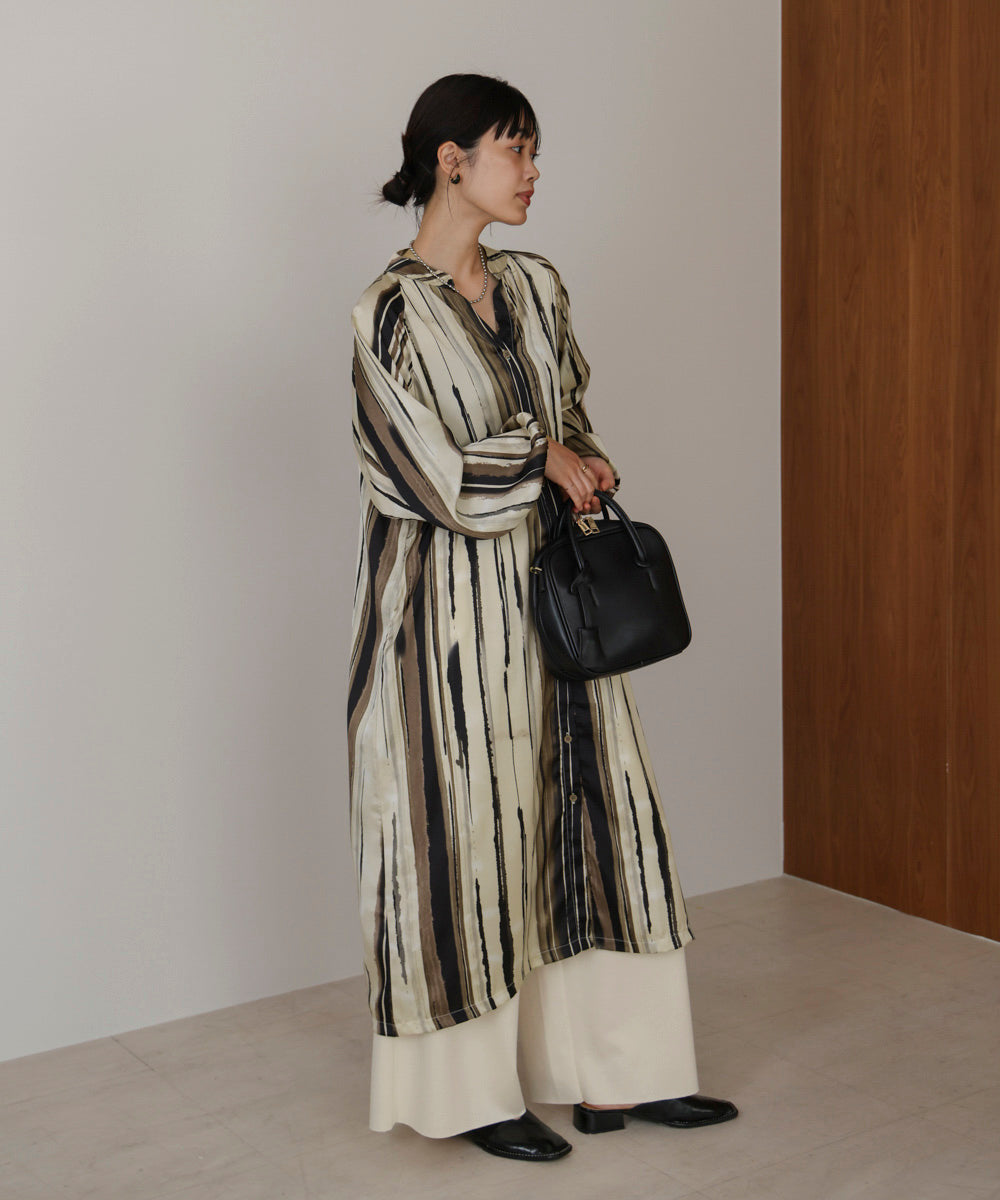 モノトーン柄シャツワンピース
