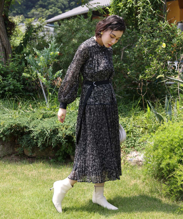 フラワープリーツワンピース