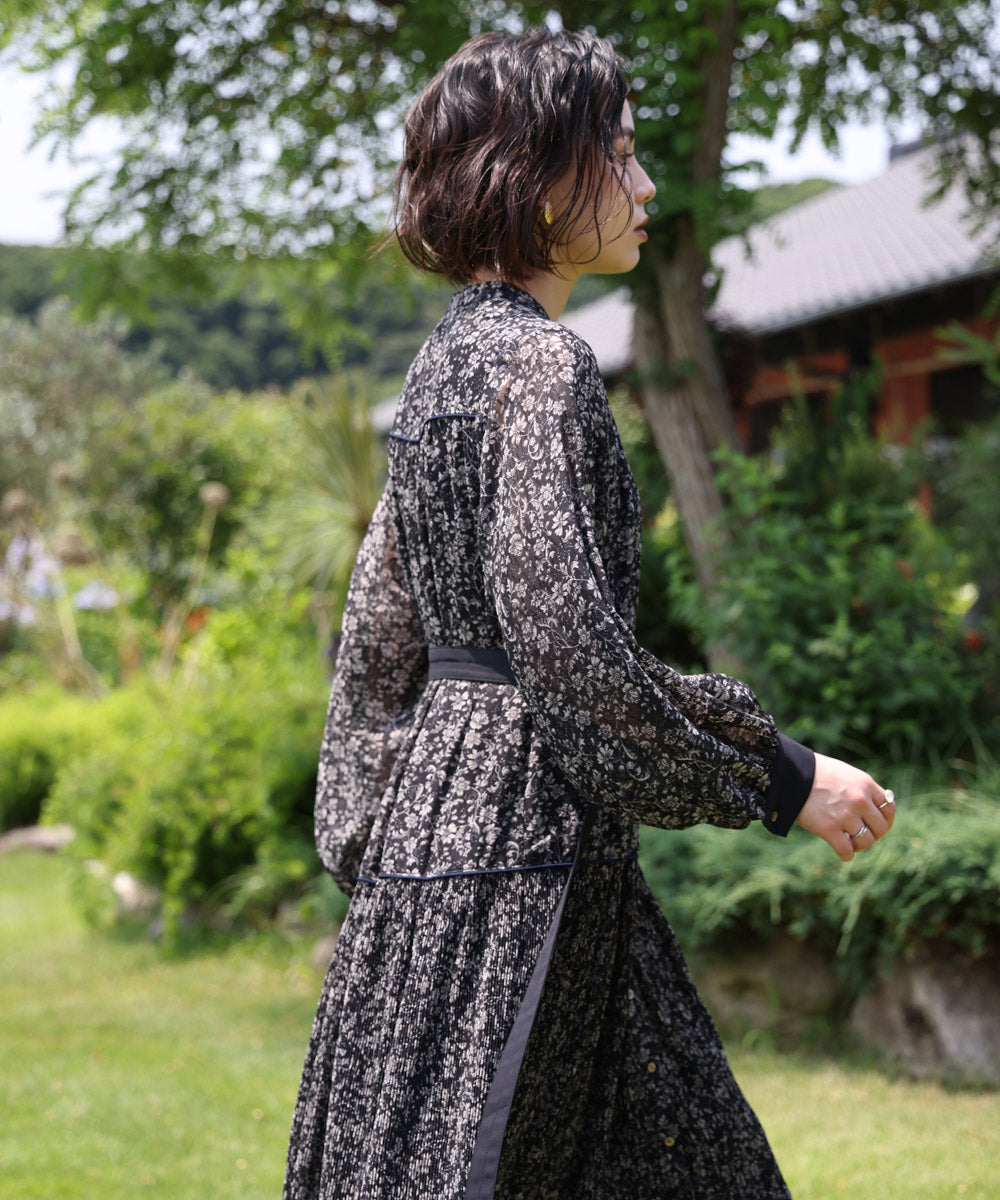 フラワープリーツワンピース