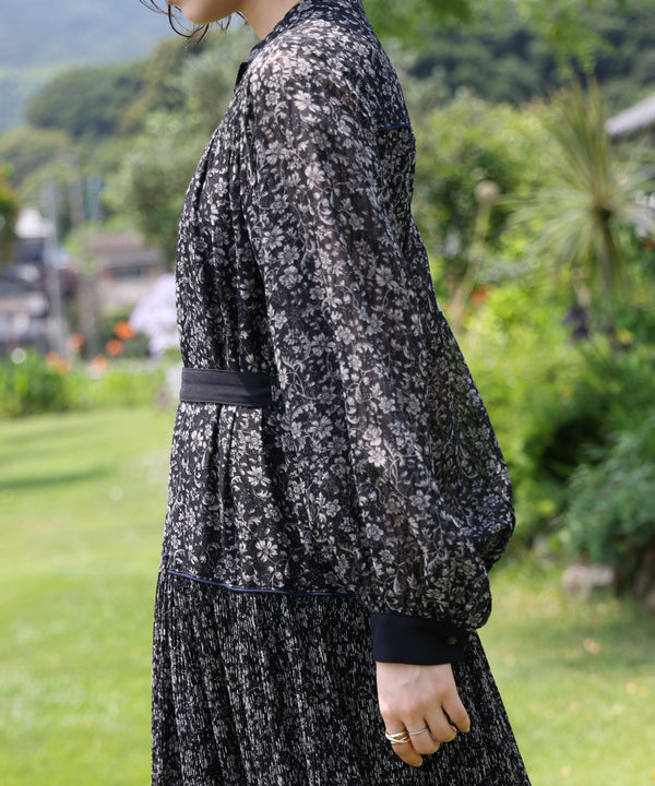 フラワープリーツワンピース