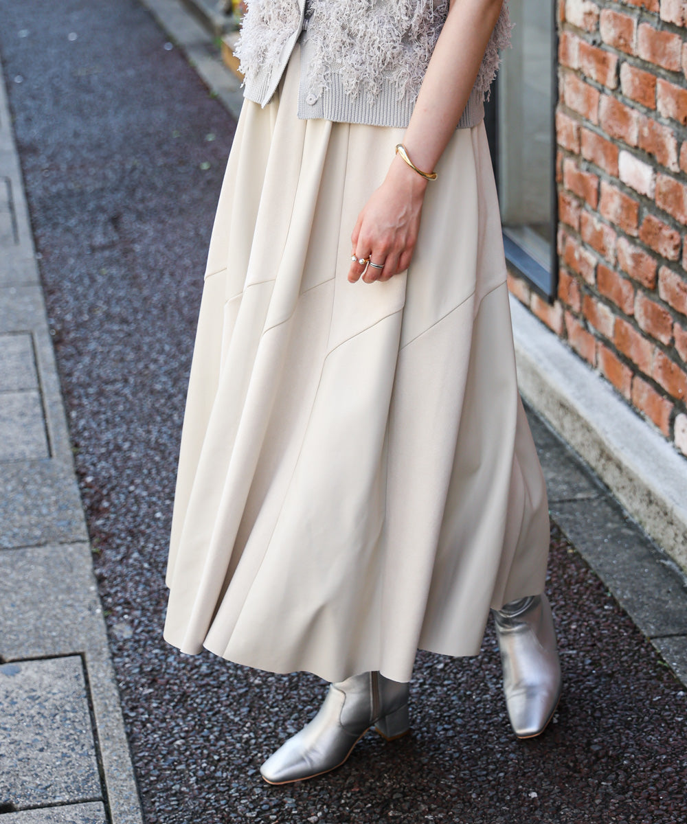 フェイクレザーフレアスカート