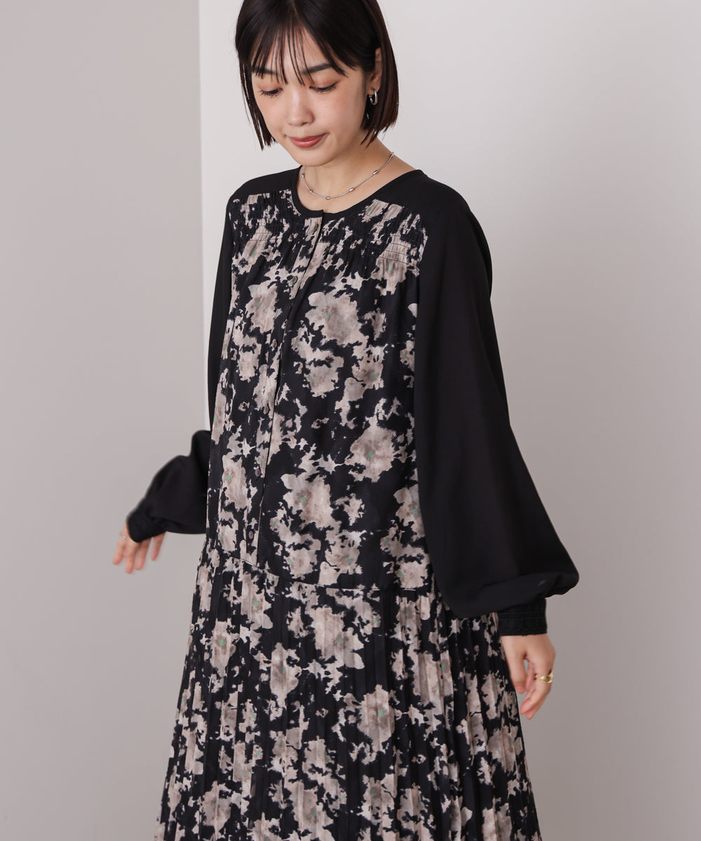 ジャガードプリーツワンピース