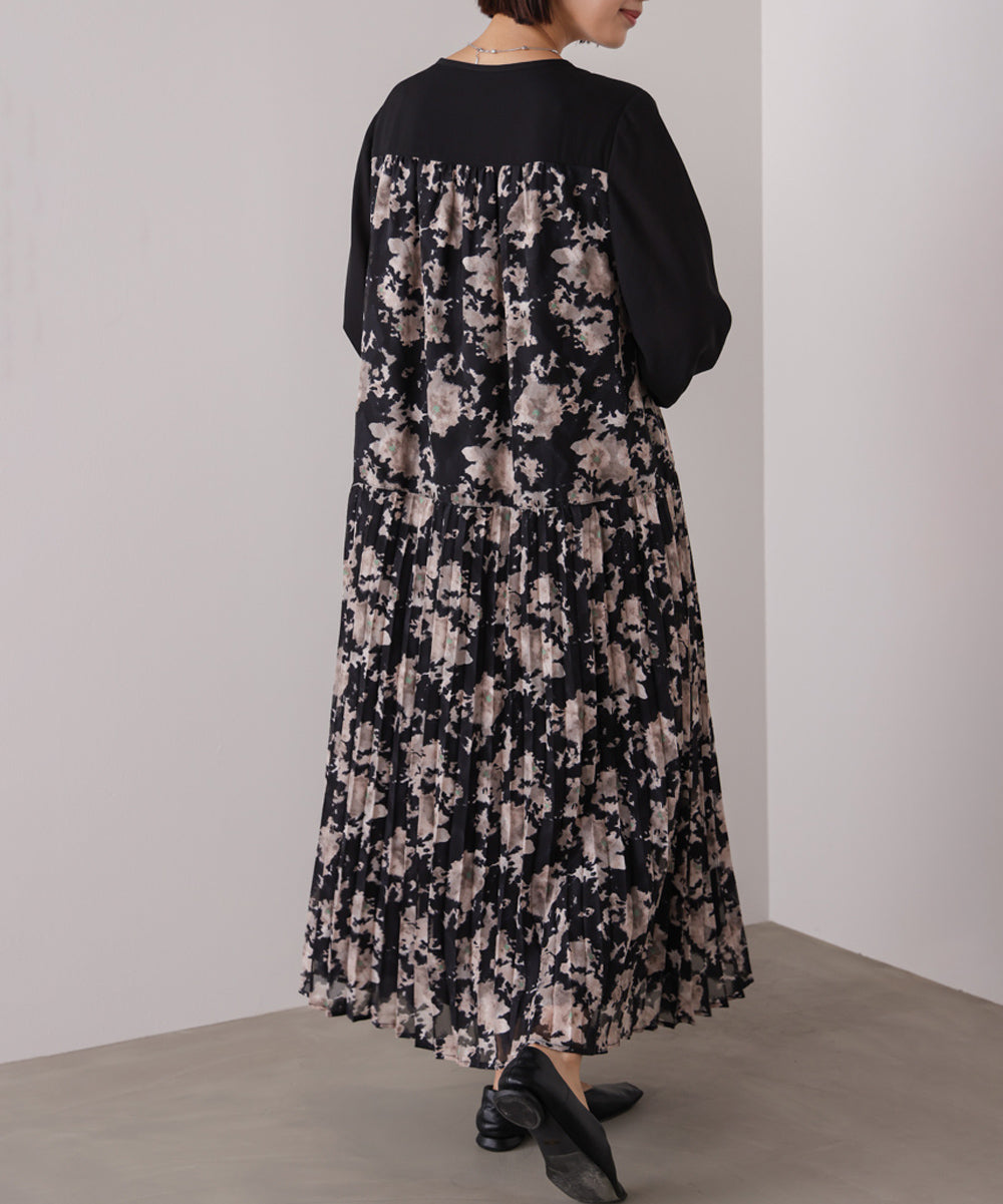 ジャガードプリーツワンピース