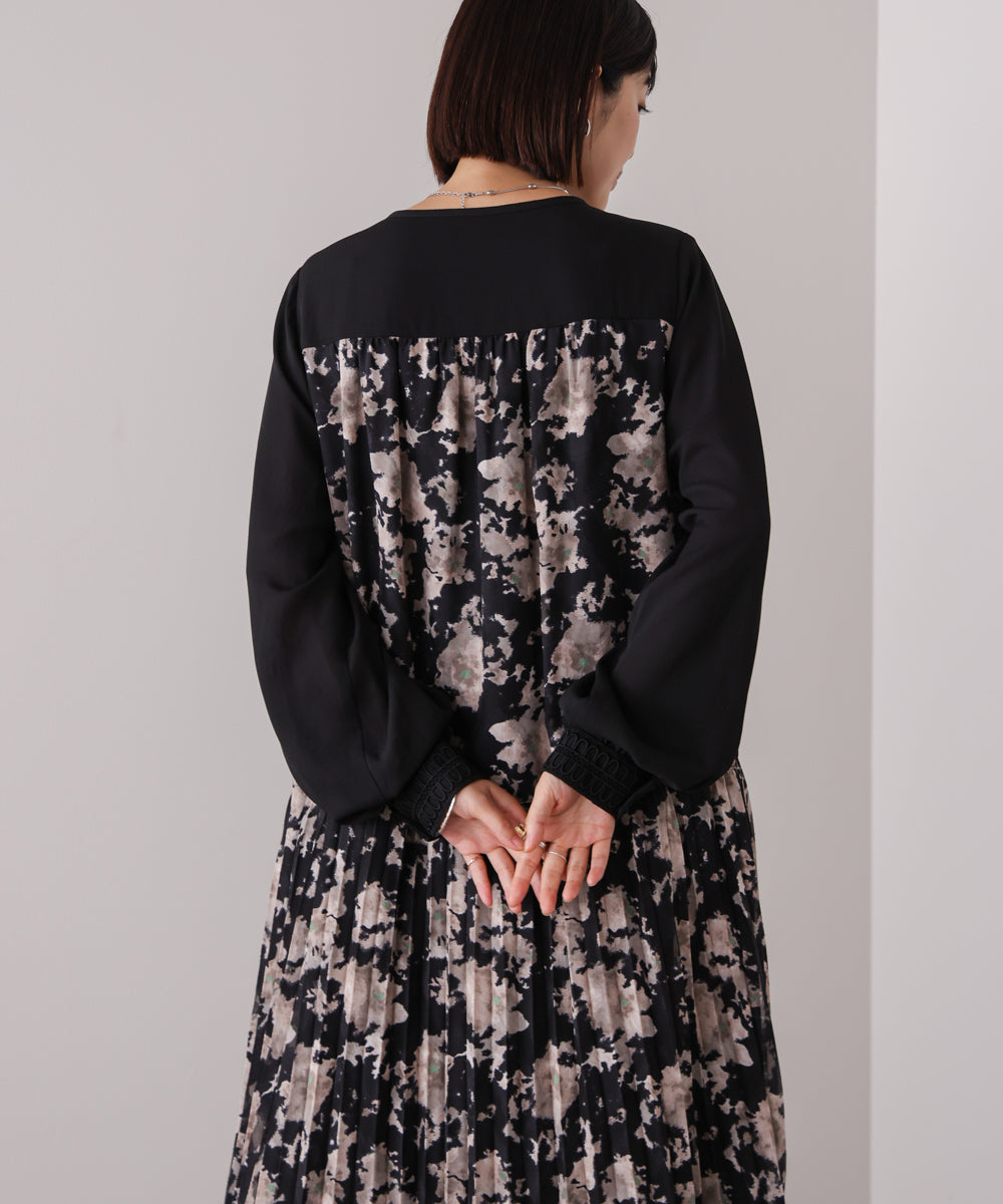 ジャガードプリーツワンピース