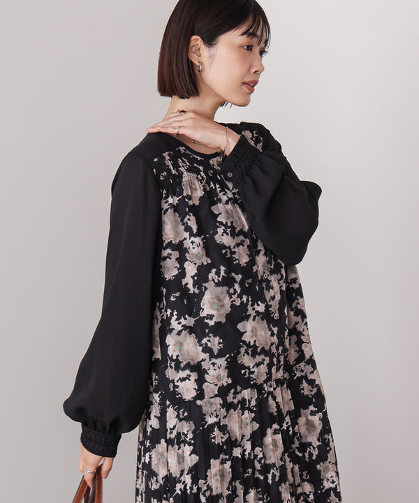 ジャガードプリーツワンピース