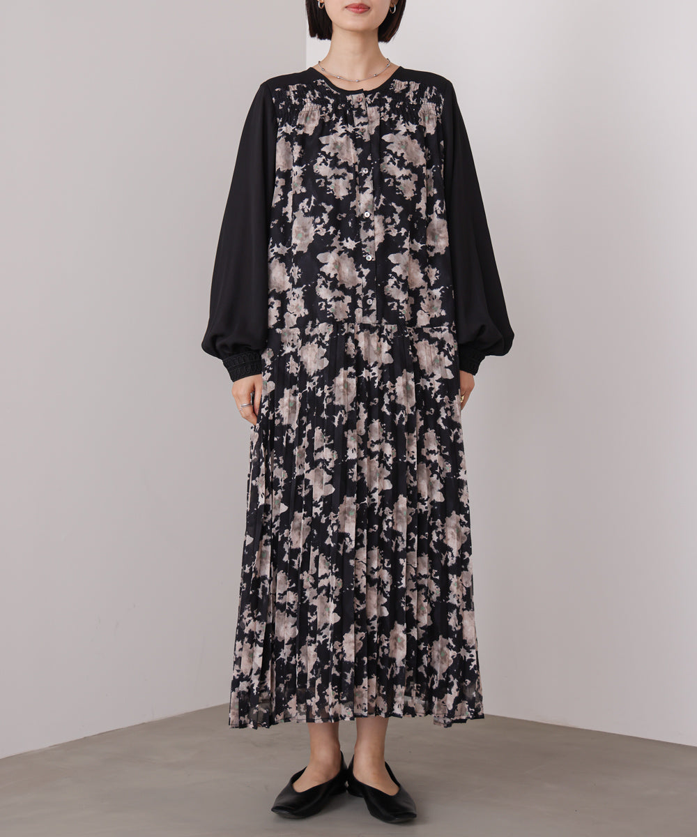 ジャガードプリーツワンピース