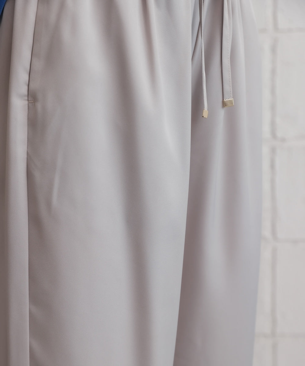 シャイニーリラックスパンツ