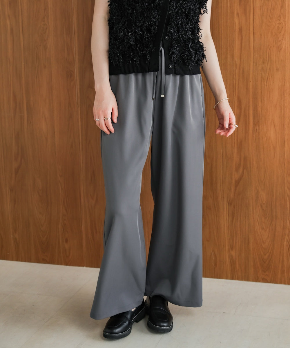 シャイニーリラックスパンツ