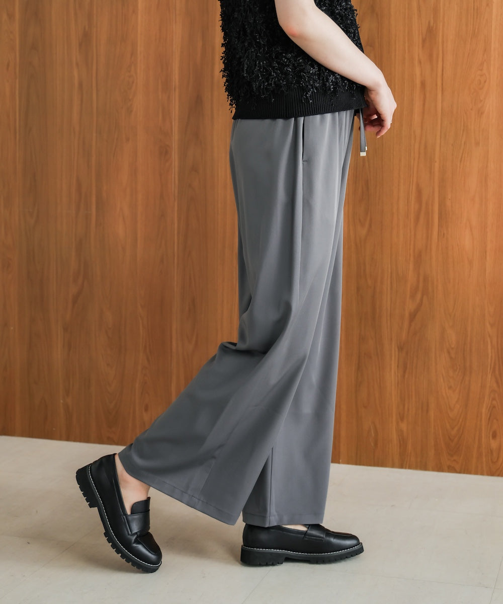 シャイニーリラックスパンツ