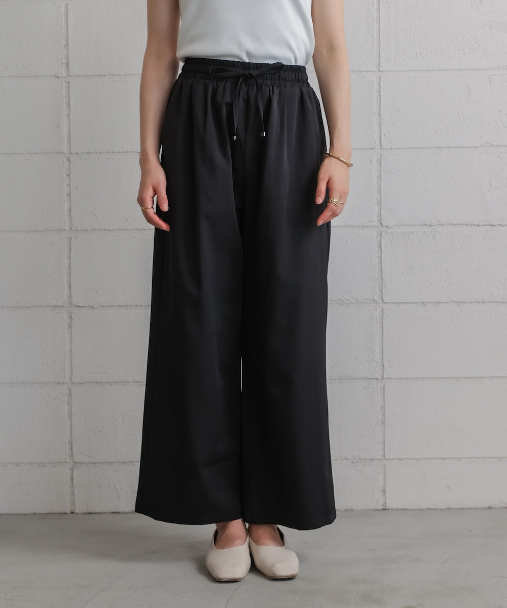 シャイニーリラックスパンツ