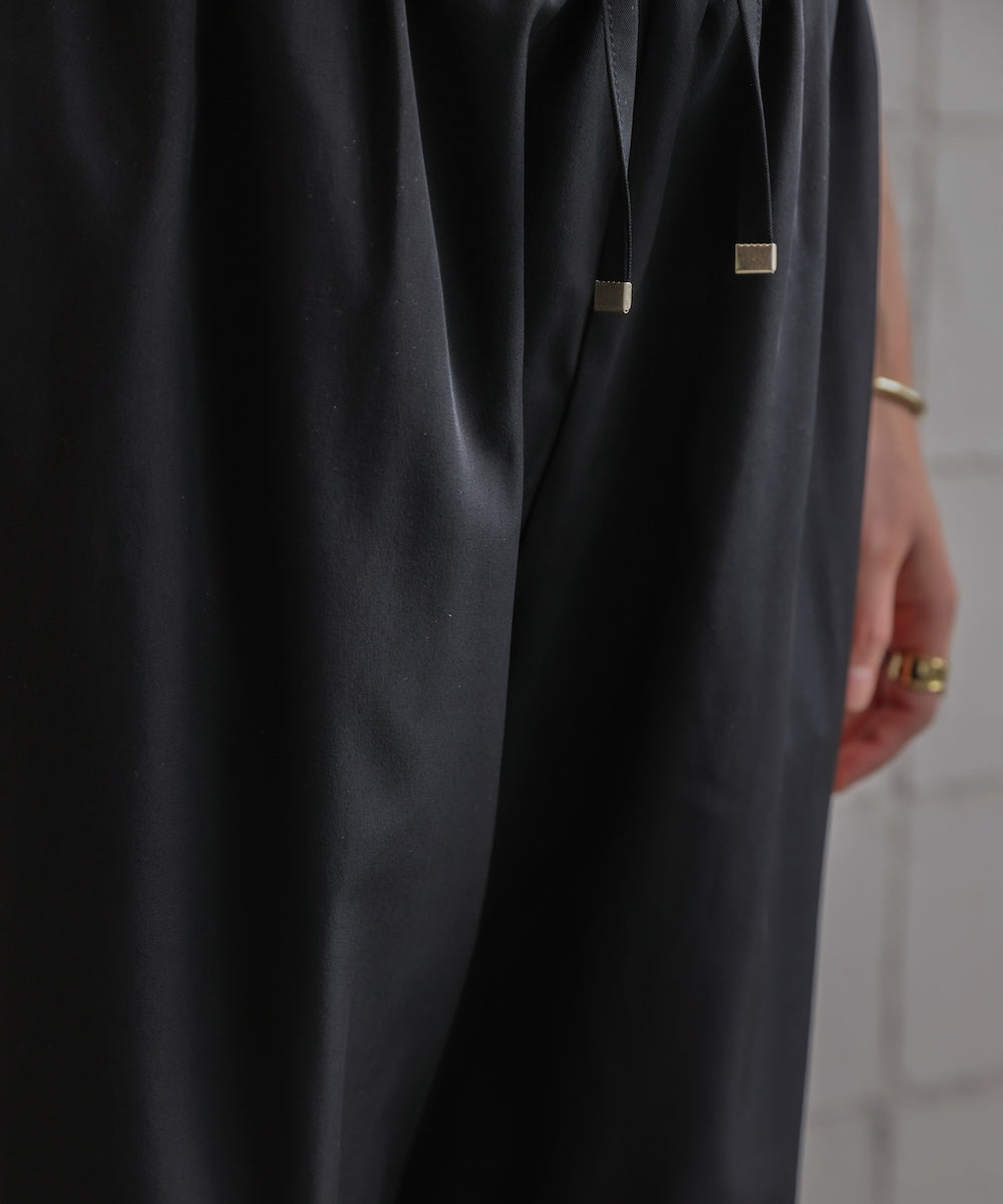 シャイニーリラックスパンツ