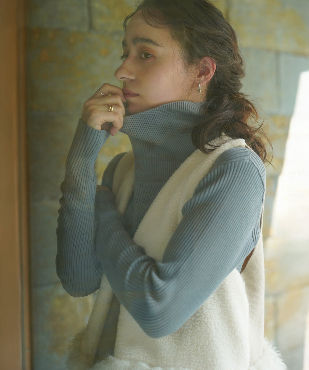 【温度調整素材】バック釦タートルニット