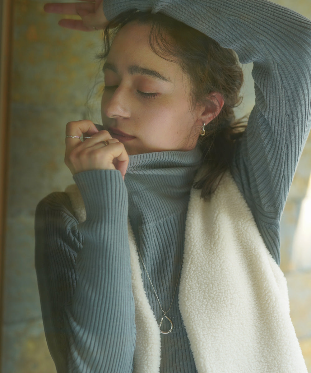 【温度調整素材】バック釦タートルニット