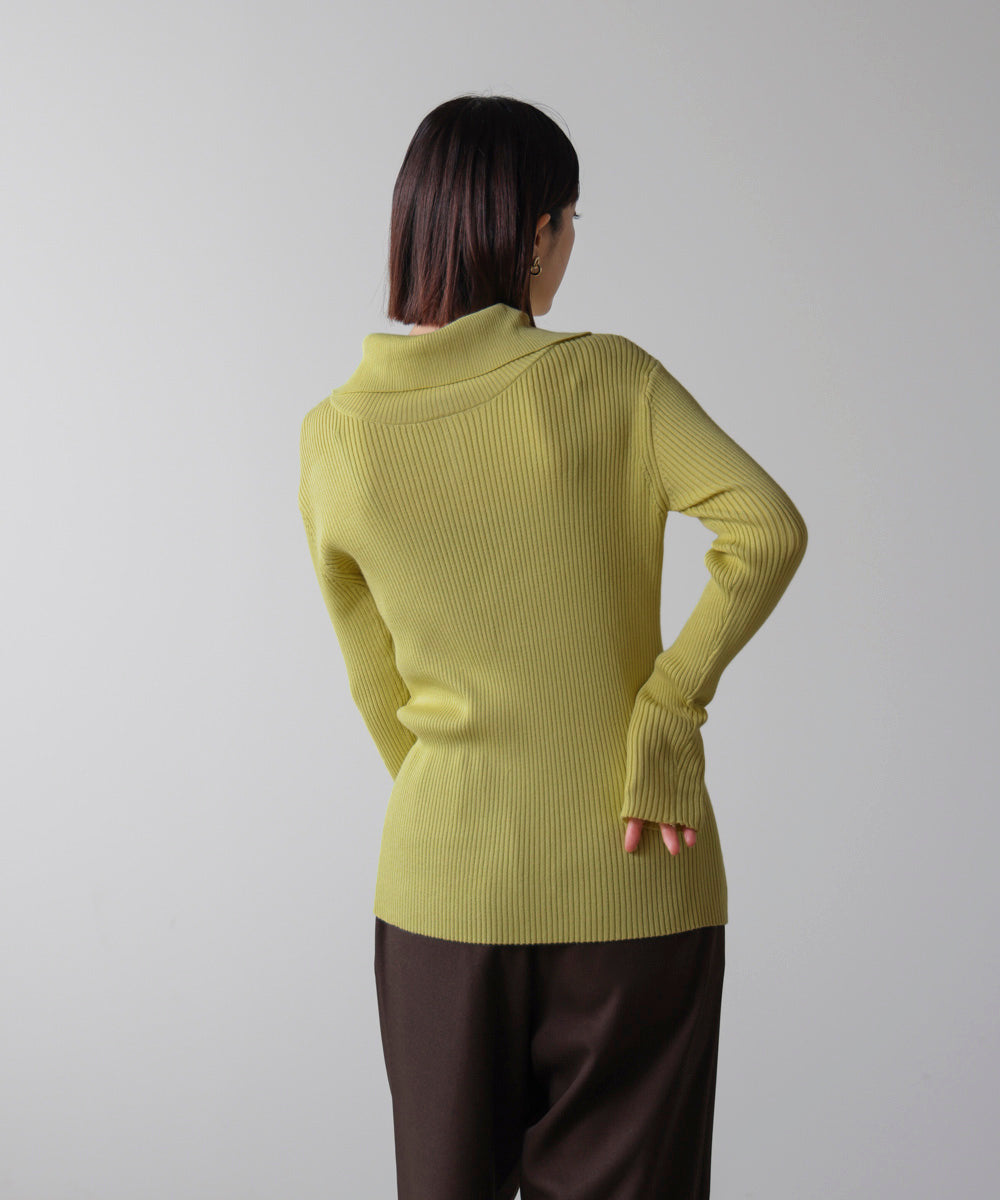 【温度調整素材】バック釦タートルニット