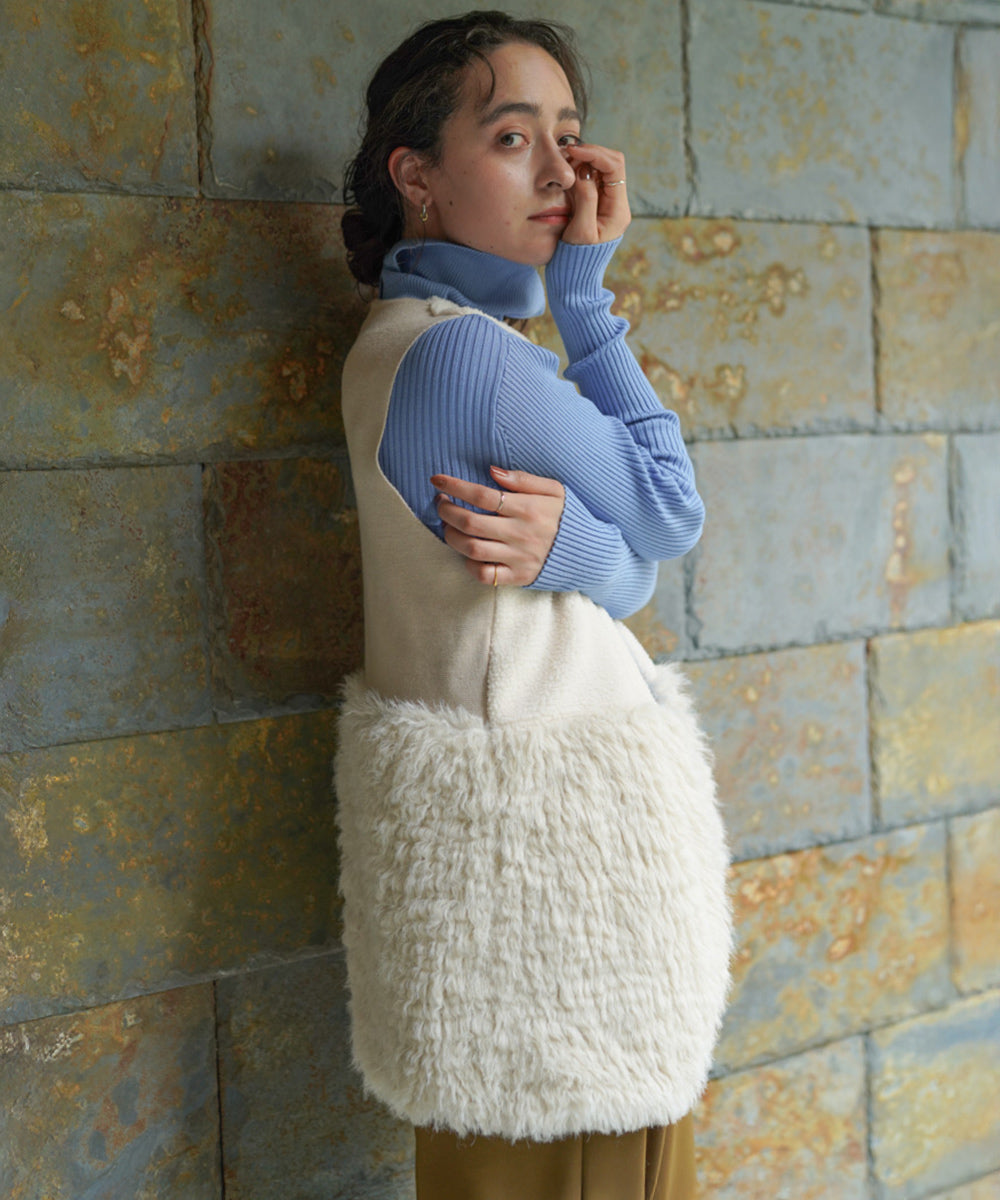 【温度調整素材】バック釦タートルニット